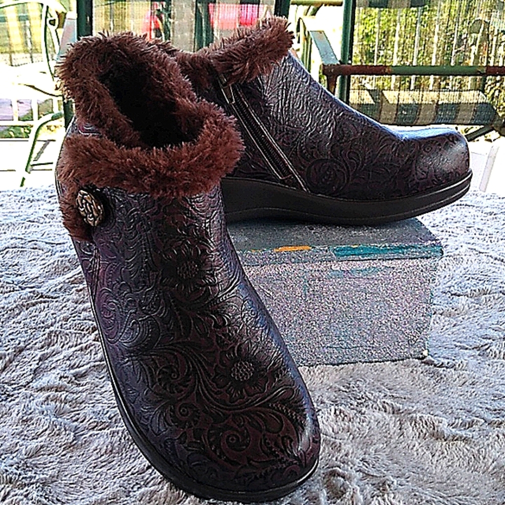 S-298 Women's Alegria Meri Ankle Boot